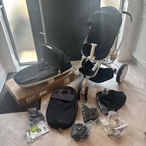 Quinny Moodd in Black Irony