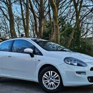 2014 Fiat Punto 1.2 Easy Euro 6 3-door hatchback petrol manual