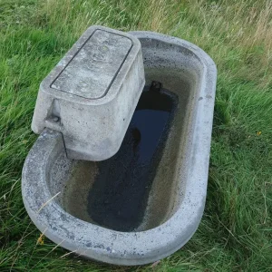 Moore concrete cattle animal trough 40 gallon float and valve - Image 3