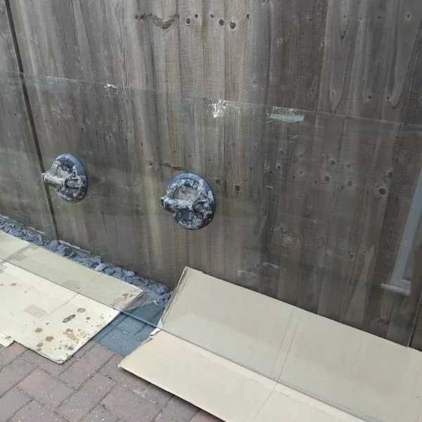 Tempered glass for balcony