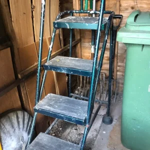 Step ladder with wheels - Image 5