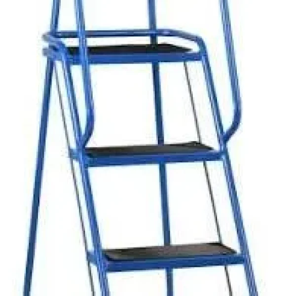 Step ladder with wheels
