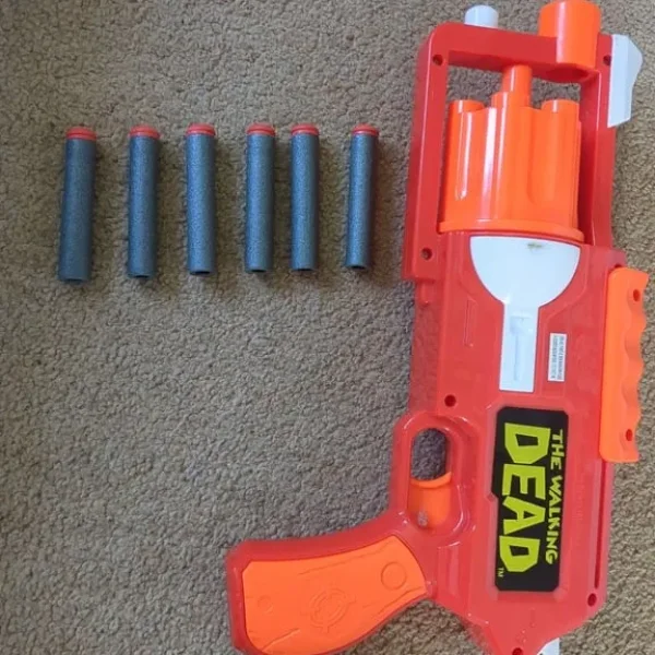 Walking Dead Carl's revolver Nerf gun