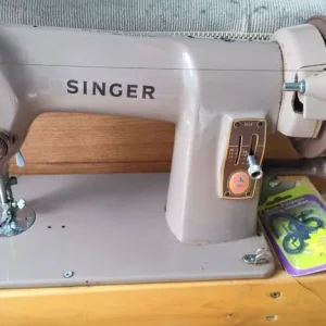 Singer Sewing Machine - Image 3