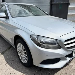 2016 Mercedes C-Class Estate C200 2.0L Auto Executive with 18" Alloys - Image 3