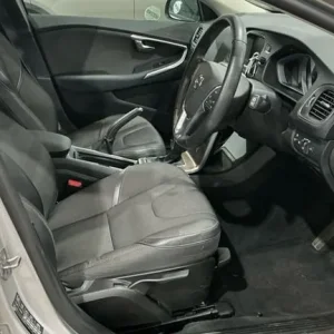 2018 Volvo V40 Cross Country 1.5 T3 Nav Plus Hatchback - Image 2