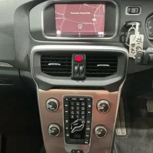 2018 Volvo V40 Cross Country 1.5 T3 Nav Plus Hatchback - Image 3