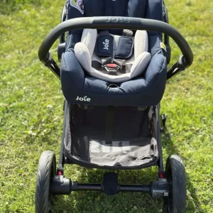 Joie car travel system with baby carrier and pram seat - Image 6