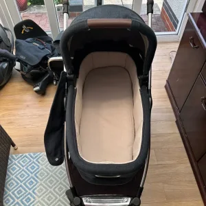 Mamas & Papas Flip XT3 with carrycot and footmuff - Image 2