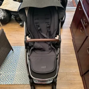 Mamas & Papas Flip XT3 with carrycot and footmuff