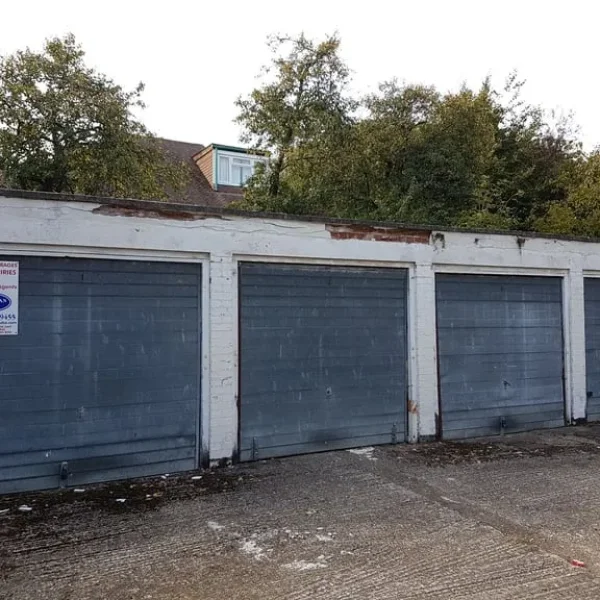 Garage space to rent