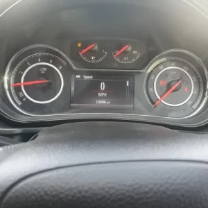 2016 Vauxhall Insignia 1.6 CDTi EcoFLEX Elite Nav Hatchback - Image 7