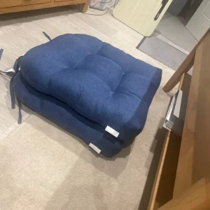 2x thick cushions