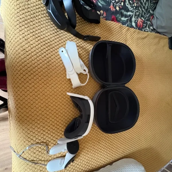 Meta Quest 3 and Nordstrom battery pack headset attachment
