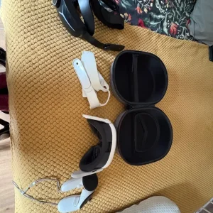 Meta Quest 3 and Nordstrom battery pack headset attachment