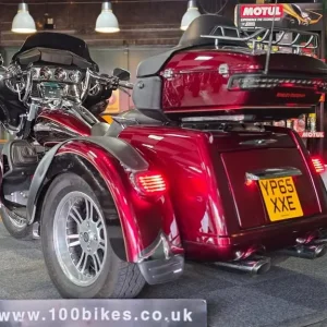2015 Harley-Davidson FLHTCUTG Triglide 1690cc Two Tone Red Metallic - Image 3
