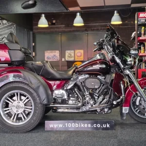 2015 Harley-Davidson FLHTCUTG Triglide 1690cc Two Tone Red Metallic - Image 6