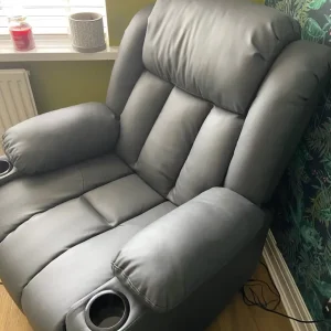 Mobility Electric Riser Recliner Chair (as new) - Image 3