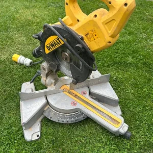 Mitre saw - Image 2