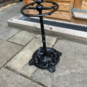 Cast iron umbrella stick stand with leaf design - Image 2