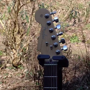 Fender Highway Strat, left-handed, rosewood fingerboard - Image 4