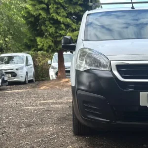 2017 Peugeot Partner 1.6HDi White Panel Van 3dr Manual Diesel NO VAT - Image 2