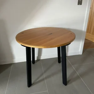 Round wood table