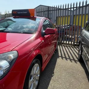 2010 Vauxhall Astra 1.4i 16V Sport 3 Door Hatchback - Image 3