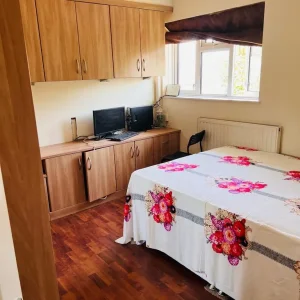 Double room furnished - Image 3