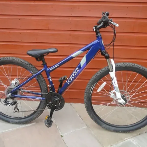 Apollo Paradox bike, 14 inch frame, 27.5 wheels, 21 gears, disc brakes