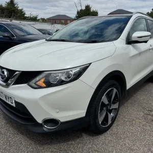 2017 Nissan Qashqai 1.5 dCi N-Connecta 2WD SUV - Image 2