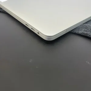 Apple MacBook Pro 13" 2020 with Touchbar, Retina, 8GB RAM, 256GB SSD - Image 7