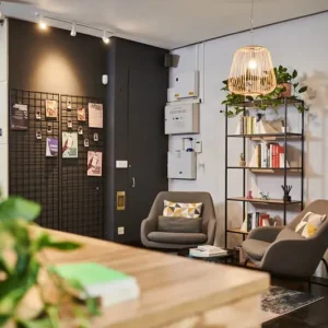 Private Serviced Offices: Units from 4 to 150 desks available - Image 8