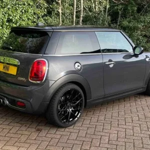 2014 Mini Cooper S 2.0 Turbo Hatchback Manual - Image 2