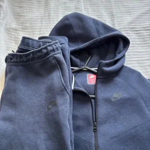 Boys XL tech fleece tracksuit - Image 2