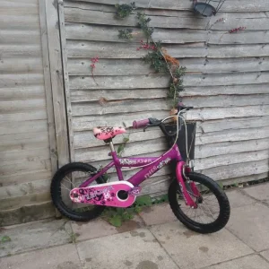 Apollo Girls bike 16 inch wheels - Image 2