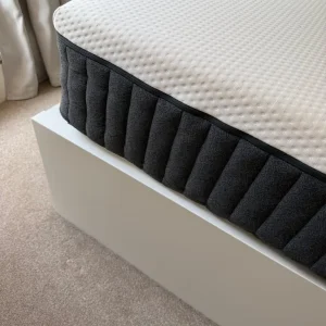 Bed and mattress - Image 4