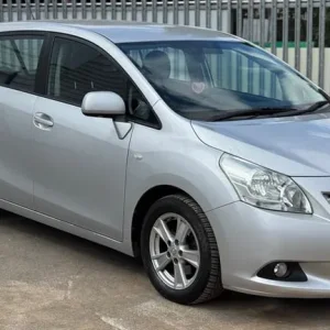 2009 Toyota Verso 1.8 V-matic 5-door MPV - Image 2