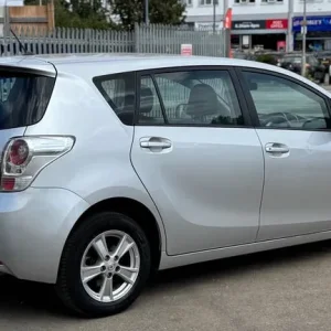 2009 Toyota Verso 1.8 V-matic 5-door MPV - Image 5