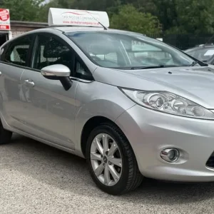 2010 Ford Fiesta 1.25 Zetec 5-door hatchback petrol manual - Image 5
