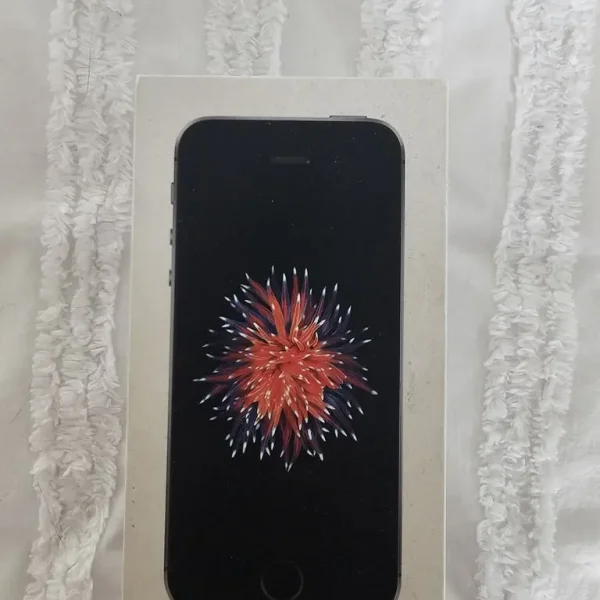 Apple iPhone SE 32GB Space Grey (1st Gen) MP822B/A - Unlocked