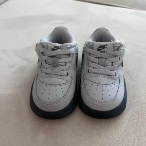 Nike Airforce 1 Infant UK 5.5 - Image 2