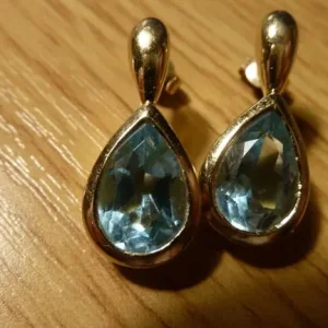 heavy casing on these large 7.1 grams 14ct gold blue topaz earrings + papers - Image 2