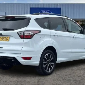 2017 Ford Kuga 2.0 TDCi 180 ST-Line 5-door Estate Auto - Image 4