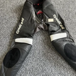 Leather trousers - Image 3