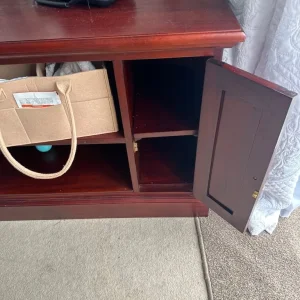 Free tv cabinet - Image 3