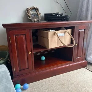 Free tv cabinet - Image 4
