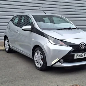 2015 Toyota AYGO 1.0 VVT-i x-pression Euro 5 5-door hatchback petrol manual - Image 2
