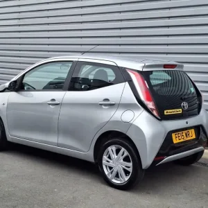 2015 Toyota AYGO 1.0 VVT-i x-pression Euro 5 5-door hatchback petrol manual - Image 6