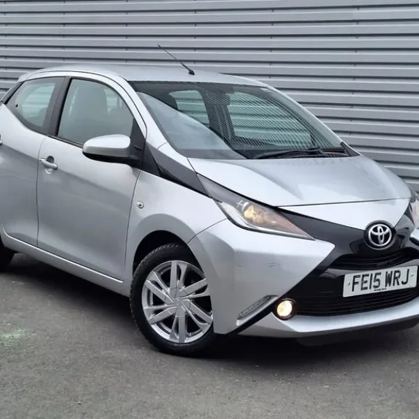 2015 Toyota AYGO 1.0 VVT-i x-pression Euro 5 5-door hatchback petrol manual
